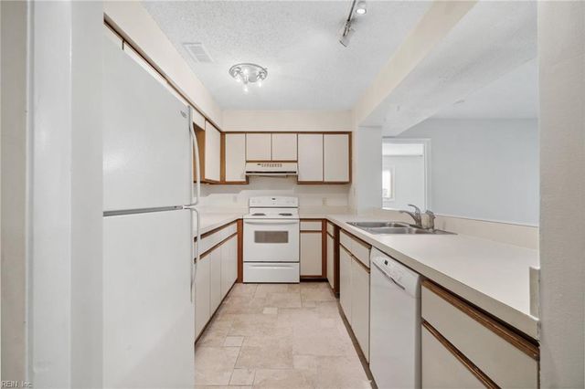 2316 Starfish Rd Apt 102, Virginia Beach, VA 23451