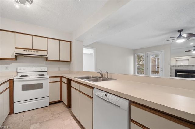 2316 Starfish Rd Apt 102, Virginia Beach, VA 23451