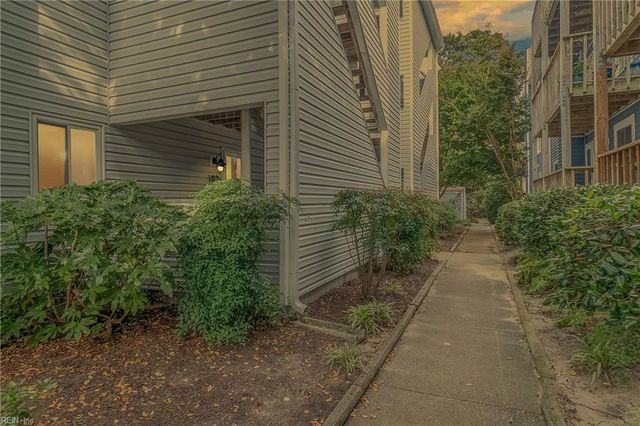 2316 Starfish Rd Apt 102, Virginia Beach, VA 23451