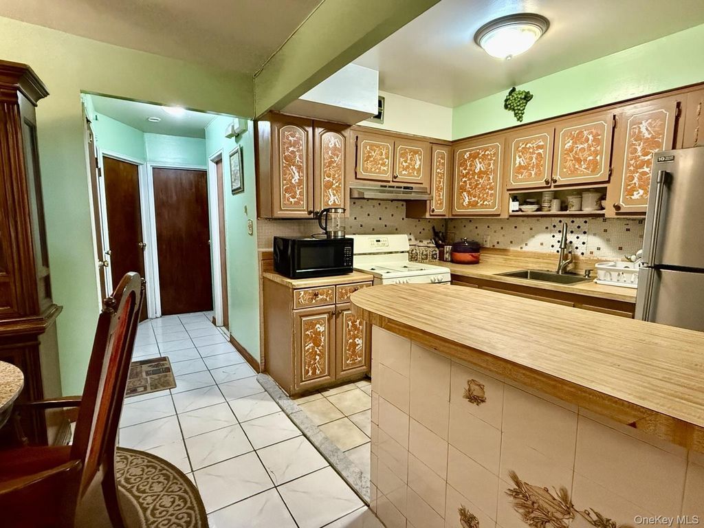 621 Commonwealth Avenue, Bronx, NY 10473 — photo 4