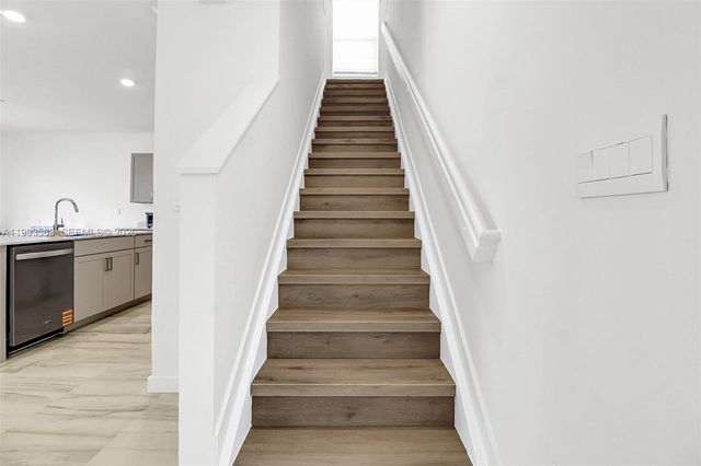 1521 SE 7th Ct, Homestead, FL 33033