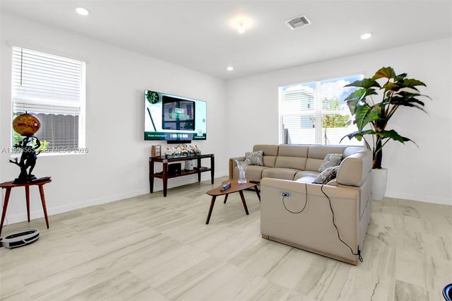 1521 SE 7th Ct, Homestead, FL 33033