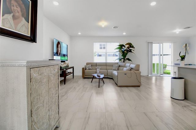 1521 SE 7th Ct, Homestead, FL 33033