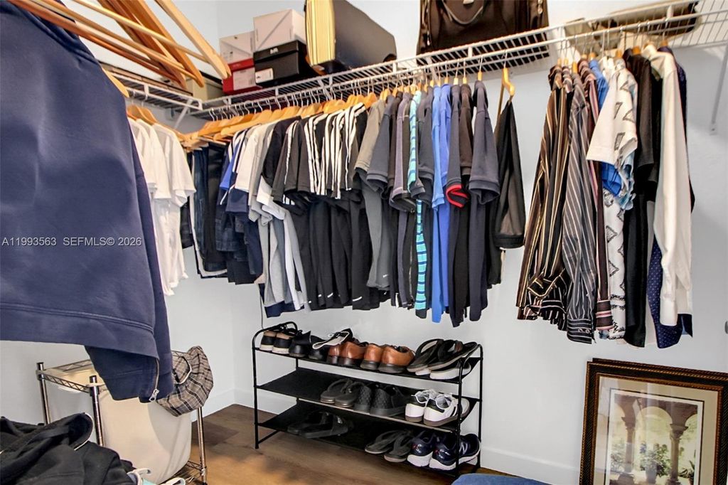 Image 16 of property listing at 1521 SE 7th Ct, Homestead, FL 33033