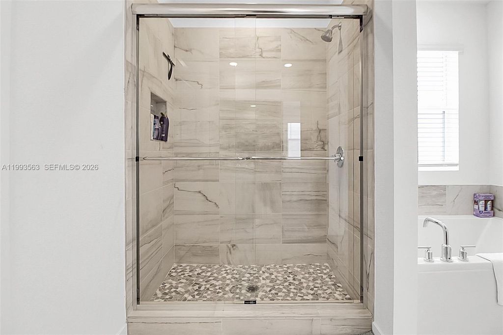 Image 19 of property listing at 1521 SE 7th Ct, Homestead, FL 33033