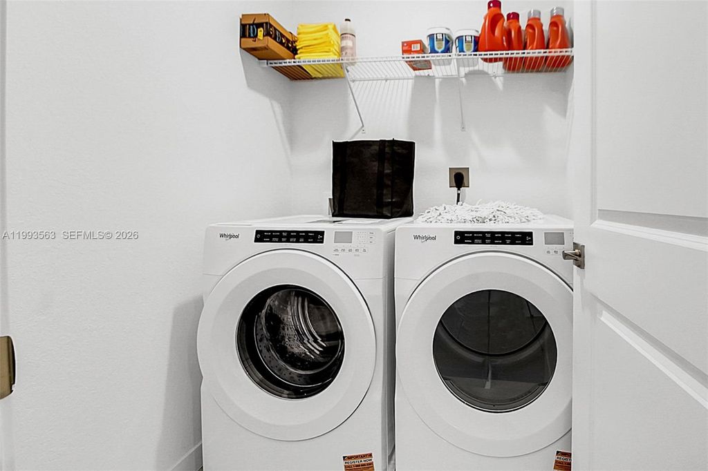 Image 31 of property listing at 1521 SE 7th Ct, Homestead, FL 33033