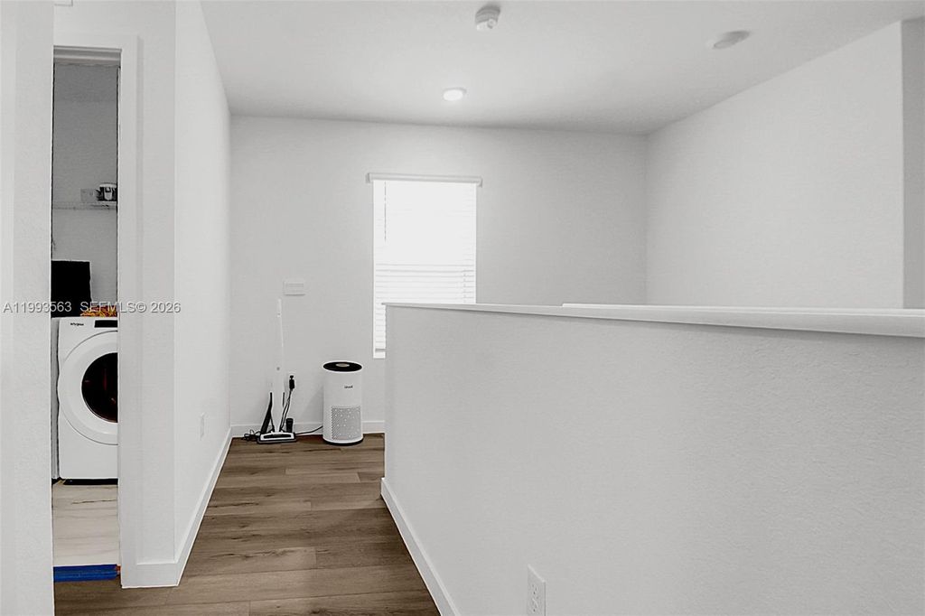 Image 39 of property listing at 1521 SE 7th Ct, Homestead, FL 33033