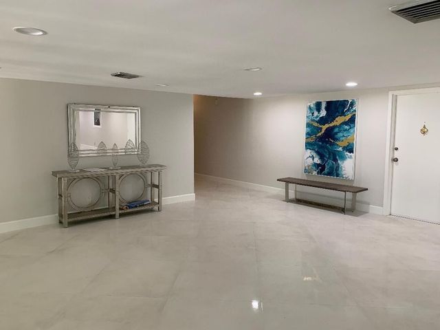 1237 N Hillsboro Mile 601, Hillsboro Beach, FL 33062