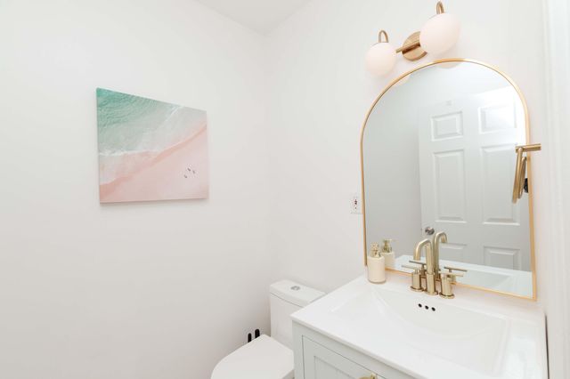 3057 NE 16th Avenue, Oakland Park, FL 33334