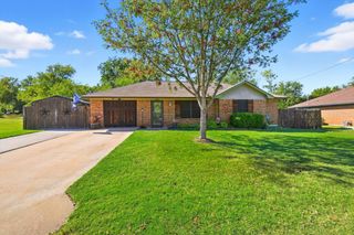 208 N Hill Street, Pilot Point, TX 76258