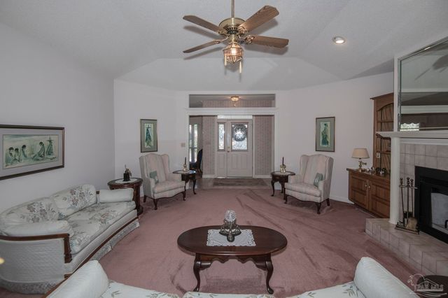 1505 Kings Rd, Cantonment, FL 32533