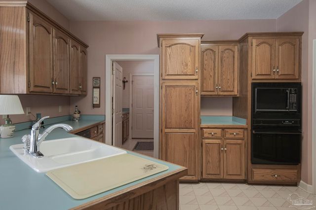 1505 Kings Rd, Cantonment, FL 32533