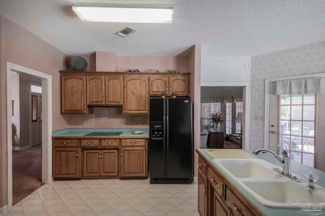 1505 Kings Rd, Cantonment, FL 32533