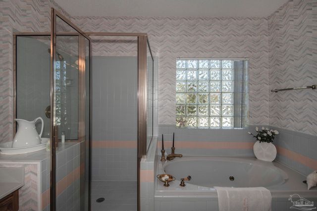 1505 Kings Rd, Cantonment, FL 32533