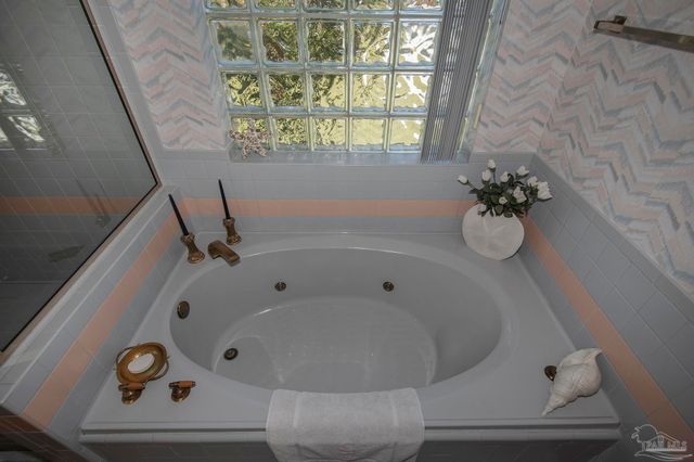 1505 Kings Rd, Cantonment, FL 32533