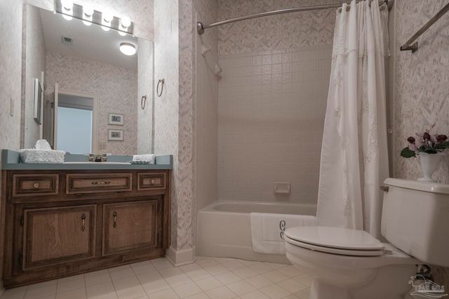 1505 Kings Rd, Cantonment, FL 32533