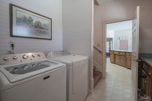 1505 Kings Rd, Cantonment, FL 32533