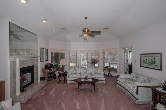 1505 Kings Rd, Cantonment, FL 32533