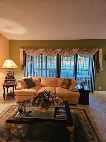 10301 Greenbriar Ct, Boca Raton, FL 33498