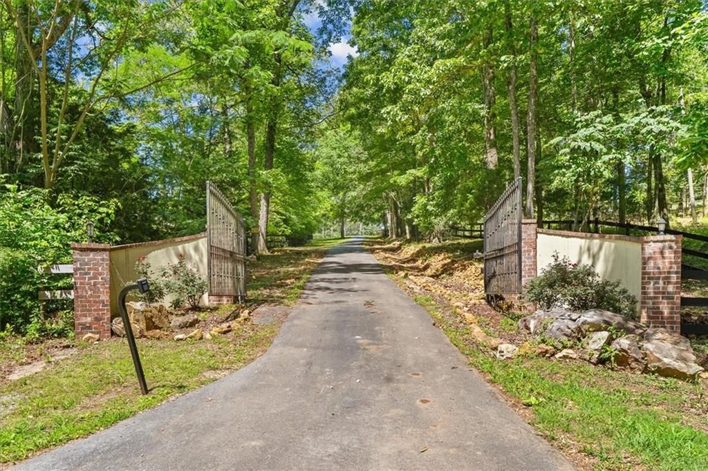 639 Hall Station Road, Kingston, GA 30145