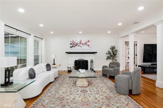 4428 Saugus Avenue, Sherman Oaks, CA 91403