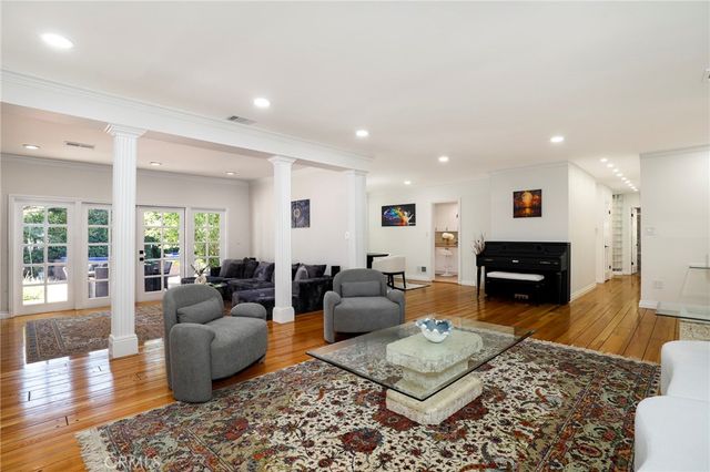 4428 Saugus Avenue, Sherman Oaks, CA 91403