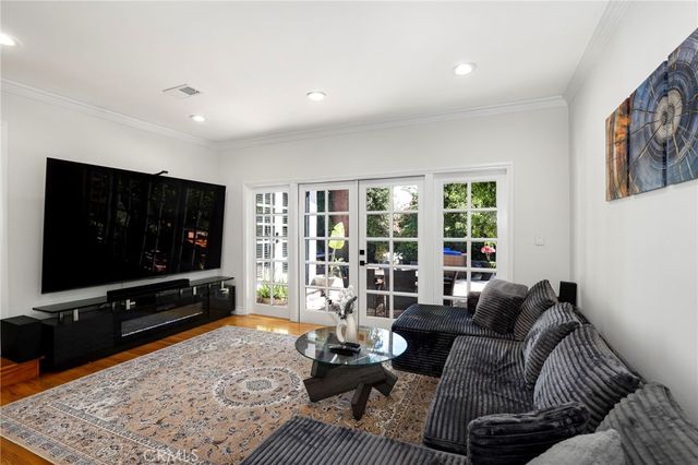 4428 Saugus Avenue, Sherman Oaks, CA 91403