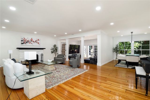 4428 Saugus Avenue, Sherman Oaks, CA 91403