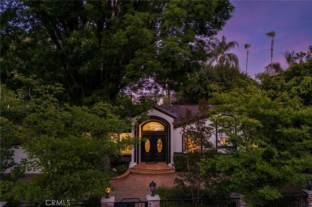 4428 Saugus Avenue, Sherman Oaks, CA 91403