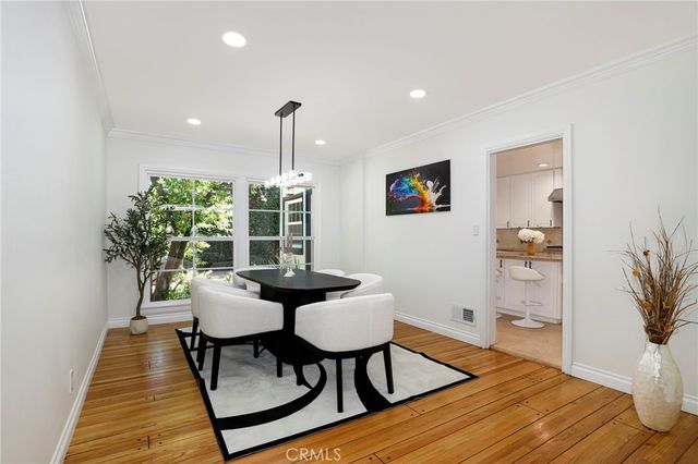 4428 Saugus Avenue, Sherman Oaks, CA 91403