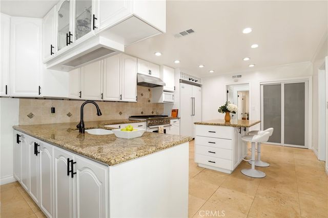 4428 Saugus Avenue, Sherman Oaks, CA 91403