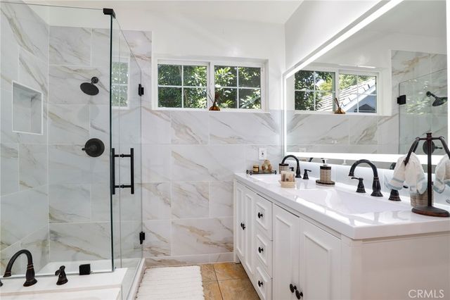 4428 Saugus Avenue, Sherman Oaks, CA 91403