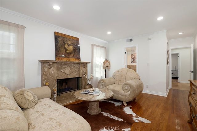 4428 Saugus Avenue, Sherman Oaks, CA 91403