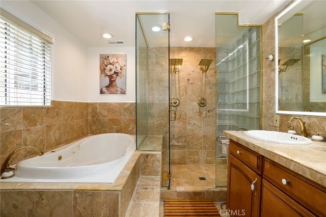 4428 Saugus Avenue, Sherman Oaks, CA 91403