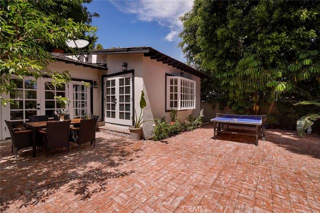 4428 Saugus Avenue, Sherman Oaks, CA 91403