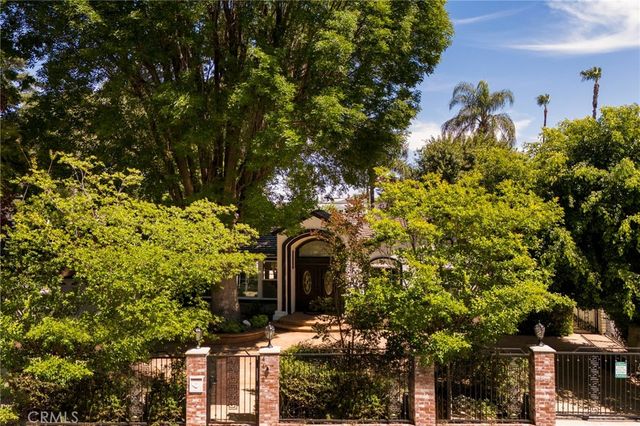 4428 Saugus Avenue, Sherman Oaks, CA 91403