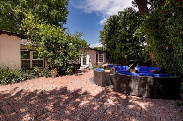 4428 Saugus Avenue, Sherman Oaks, CA 91403