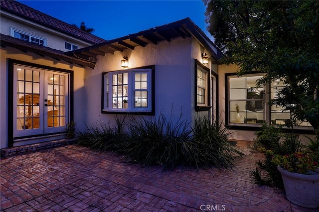 4428 Saugus Avenue, Sherman Oaks, CA 91403