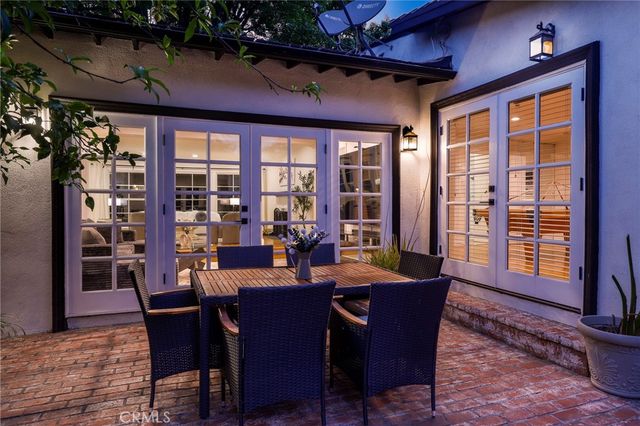 4428 Saugus Avenue, Sherman Oaks, CA 91403