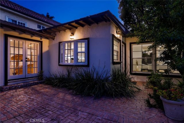 4428 Saugus Avenue, Sherman Oaks, CA 91403