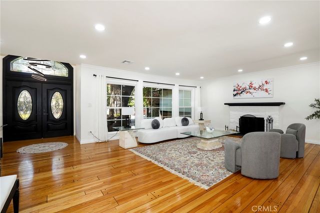 4428 Saugus Avenue, Sherman Oaks, CA 91403