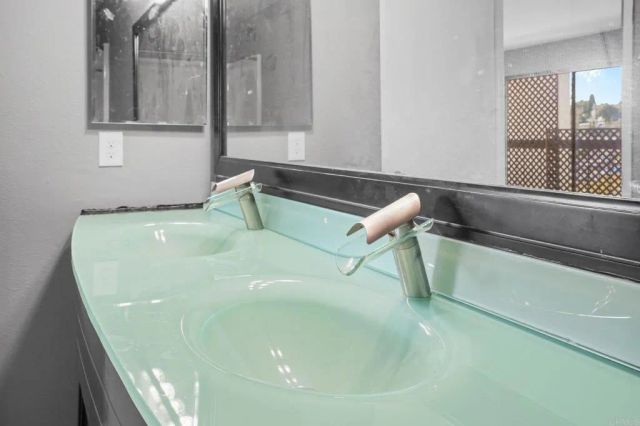 8000 University Avenue 202, La Mesa, CA 91942