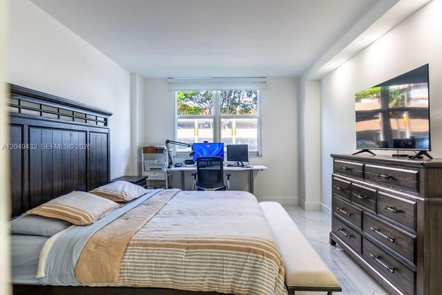 301 174th Street L05, Sunny Isles Beach, FL 33160