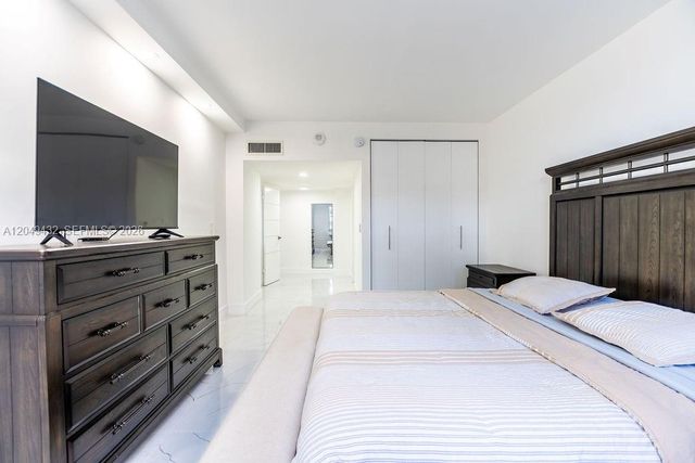 301 174th Street L05, Sunny Isles Beach, FL 33160
