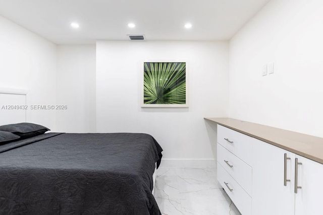 301 174th Street L05, Sunny Isles Beach, FL 33160