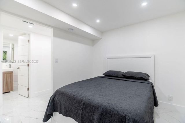 301 174th Street L05, Sunny Isles Beach, FL 33160