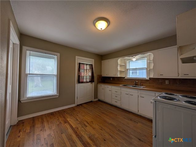 1185 W Mill Street, New Braunfels, TX 78130