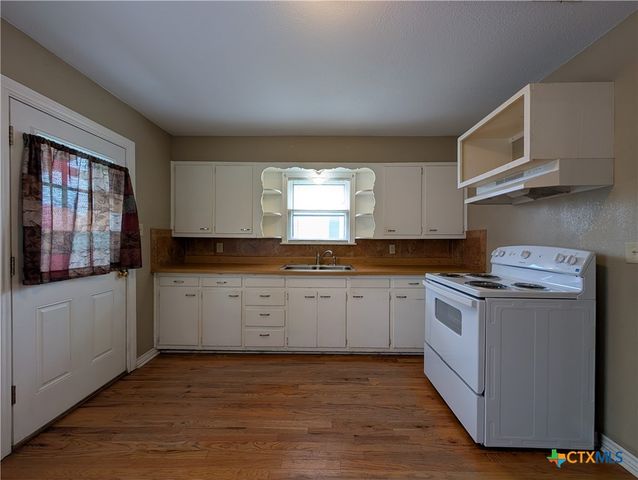 1185 W Mill Street, New Braunfels, TX 78130