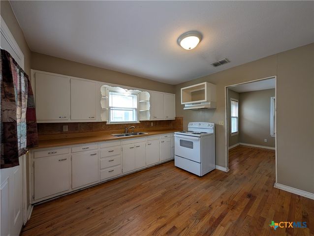 1185 W Mill Street, New Braunfels, TX 78130