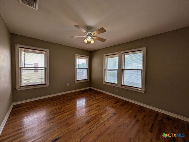 1185 W Mill Street, New Braunfels, TX 78130